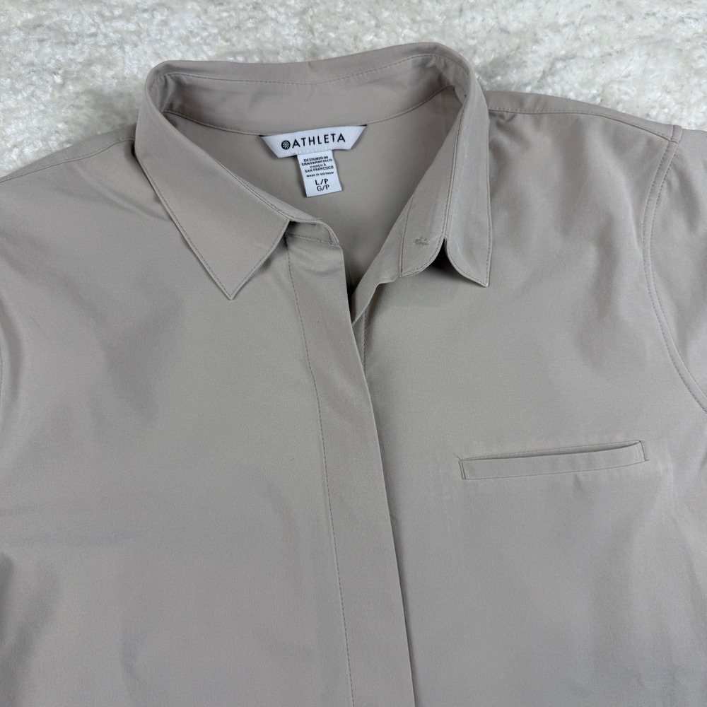Athleta Urbanite Top 2.0 Women Large Tan Button Up Long Sleeve Stretch Shirt